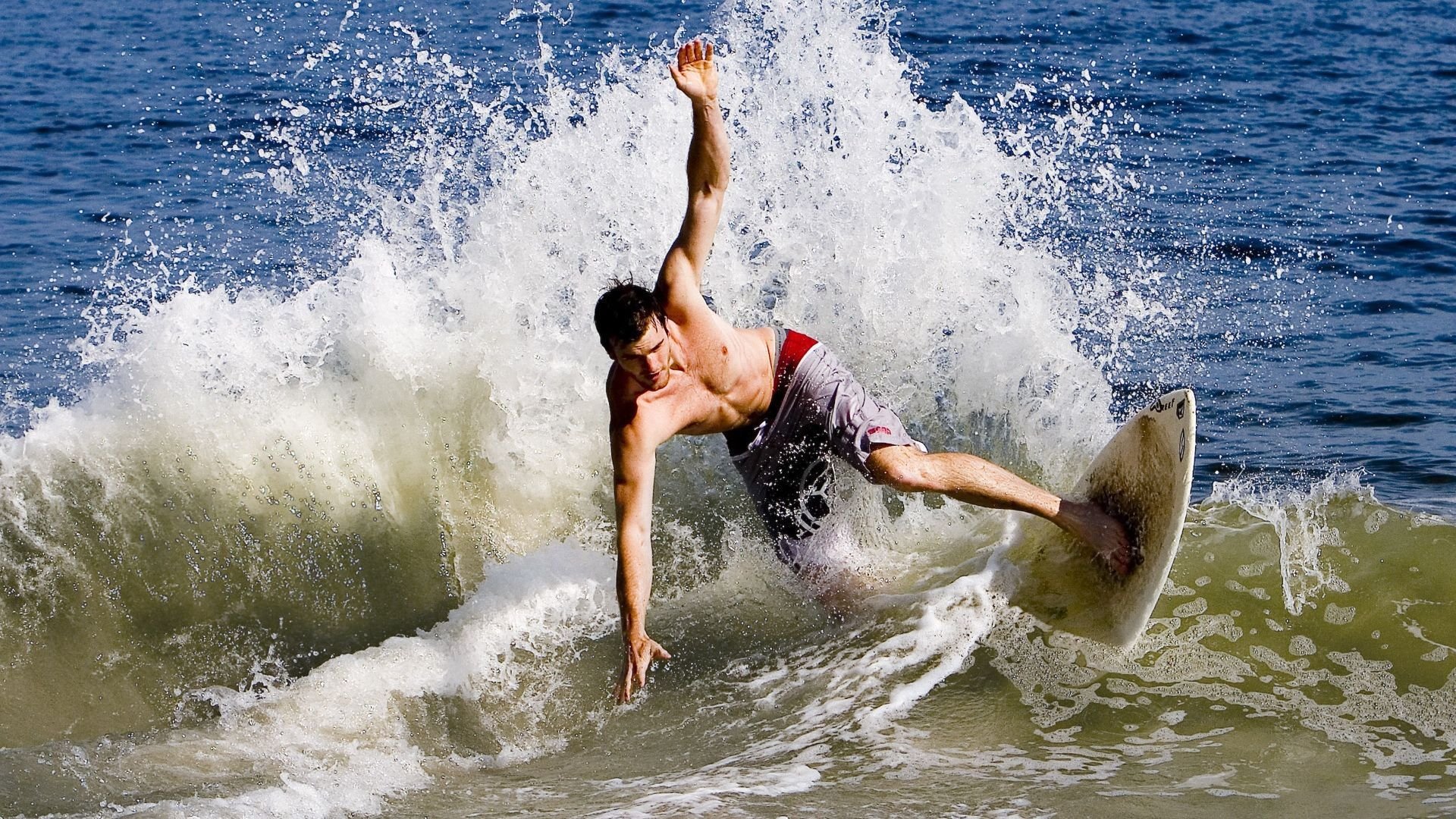 九游下载安装-外线射手状态火热，带领球队风光夺冠，外线防守最好用的球员
